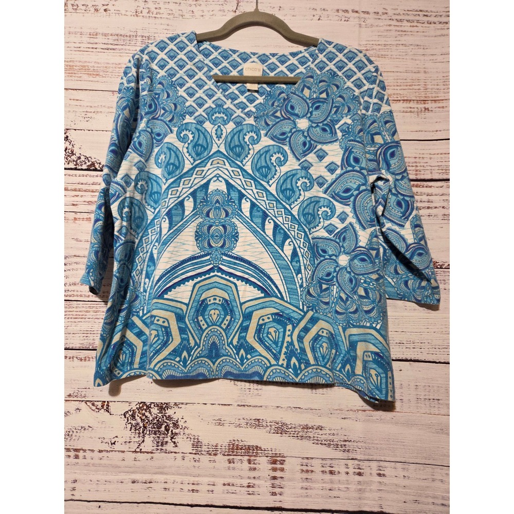 Chicos 3 Blue White Paisley Medallion V-Neck Top 3/4 Sleeve Size XL Cotton Knit